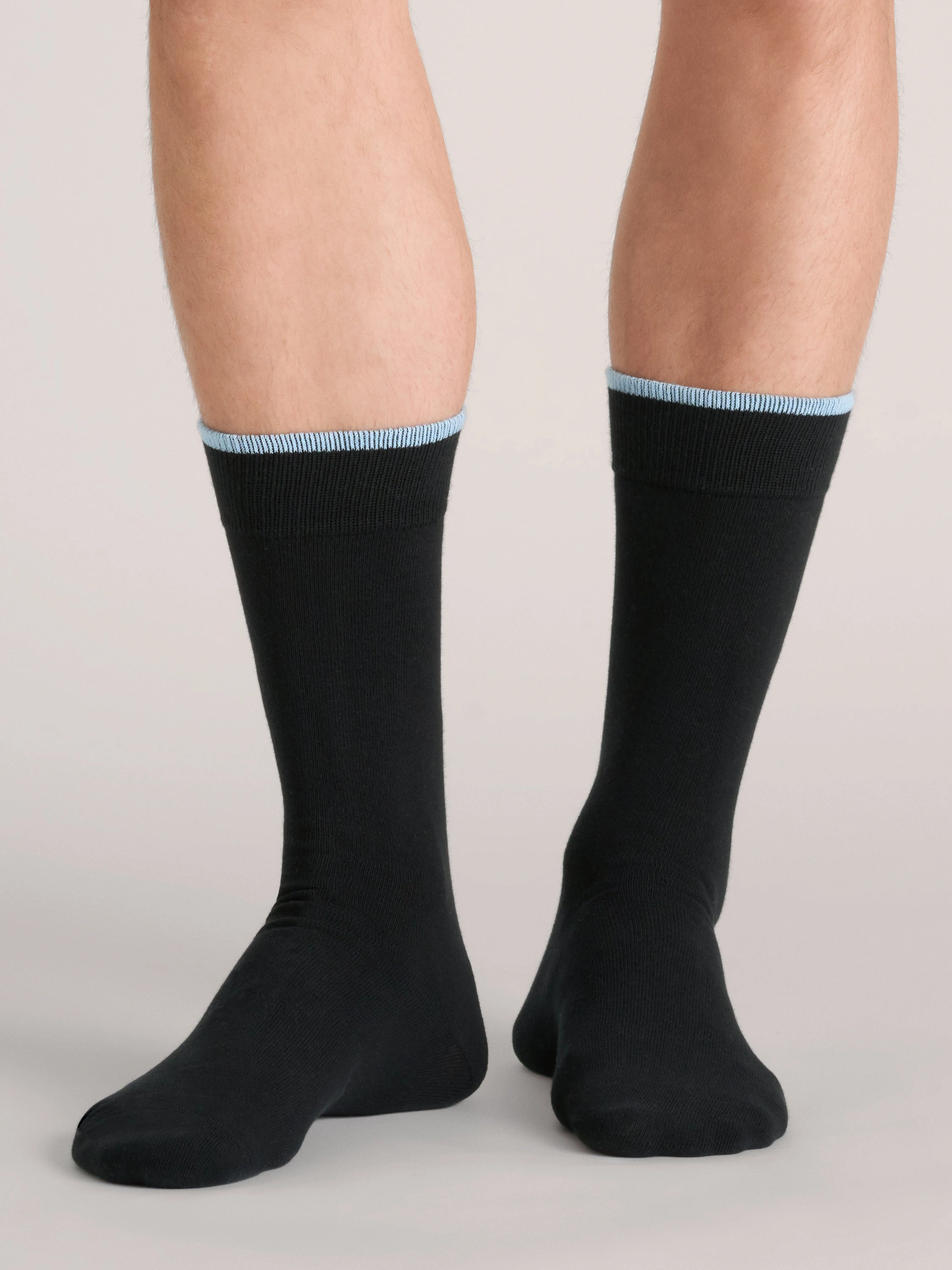 ¡Calcetines de hombre sin felpa! Comodidad diaria, estilo esencial. Tres pares listos para usar.